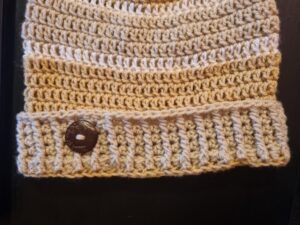 Horgolt csíkos férfi beanie sapka